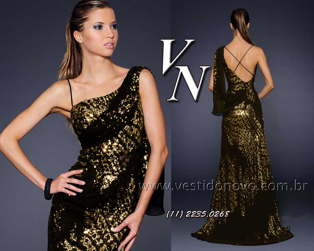 vestido dourado com pedraria