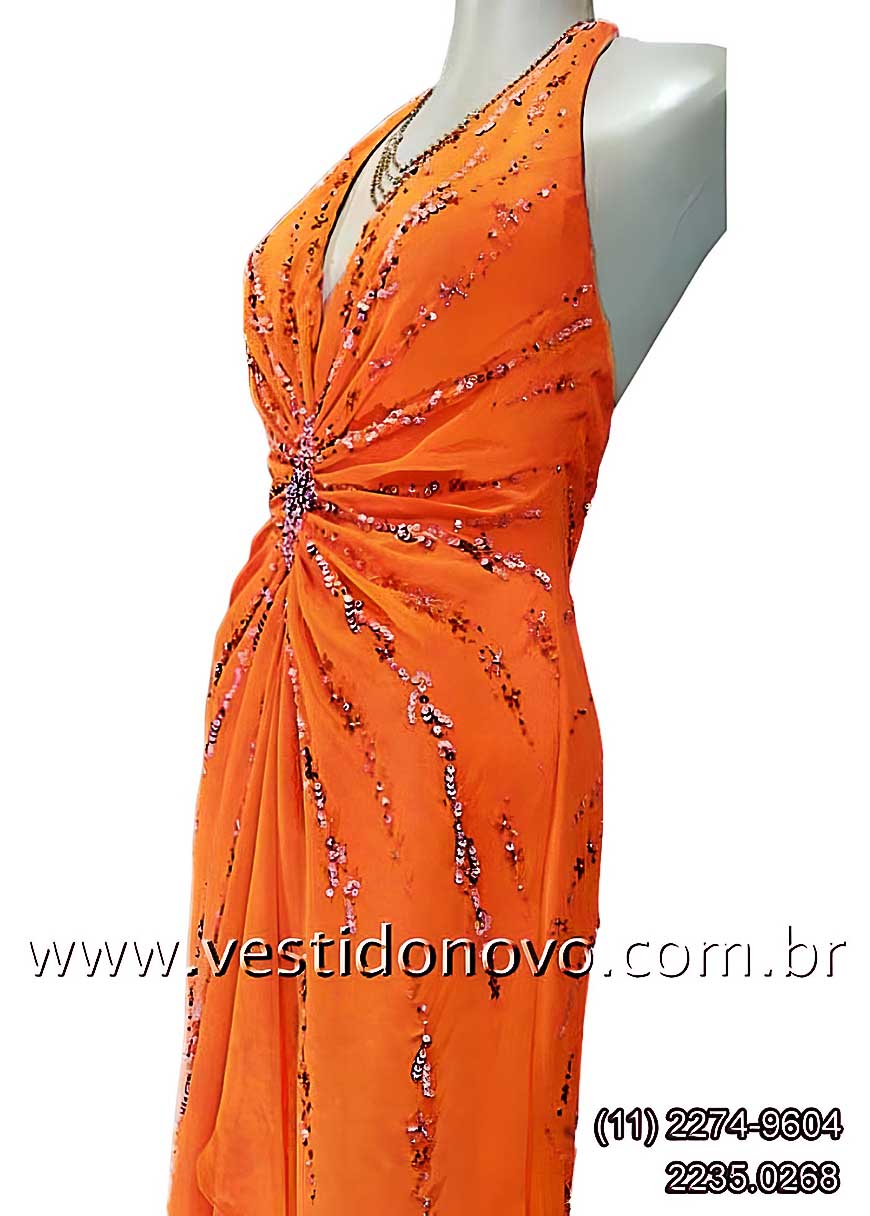 vestido de festa longo na cor laranja, madrinha de casamento